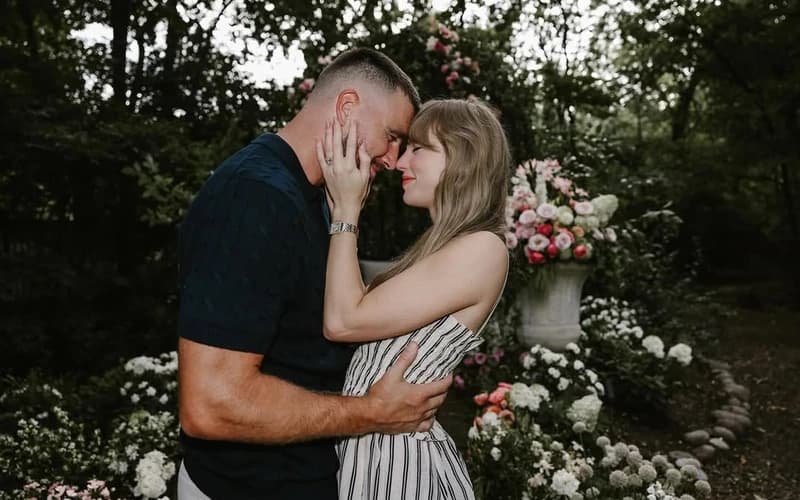 High School Chemistry: When Uranus Strikes Taylor and Travis 🧨