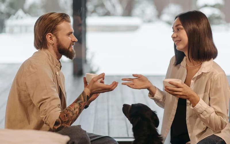 When Words Meet Love: Mercury and Venus in Synastry