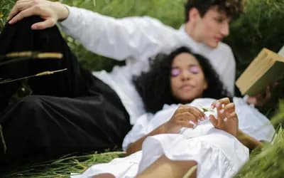 Dreams and Dialogues: Neptune-Mercury Synastry in Relationships