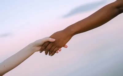 The Synastry of Venus and the Ascendant/Descendant: Harmonious Presence
