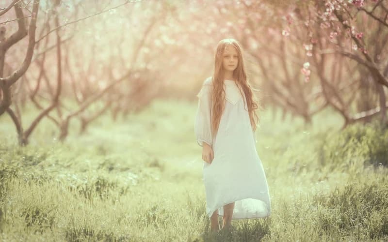 Loving Beyond Illusion: The Dynamics Between Venus and Neptune at Birth