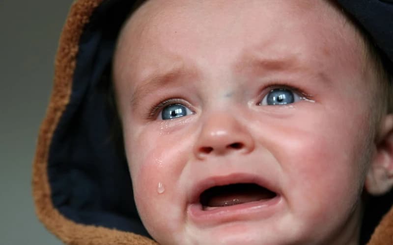 The Dynamics Between the Moon and Saturn at Birth: Emotional Restraint