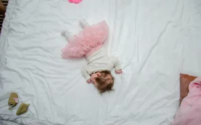 The Dynamics Between the Moon and Neptune at Birth: Blurred Boundaries