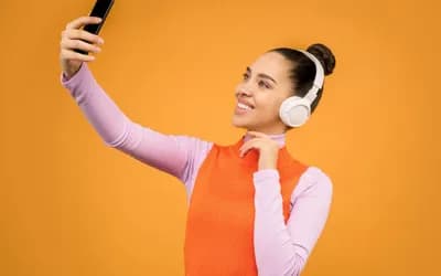 The Dynamics Between the Sun and Venus at Birth: Radiant Charm