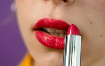 Gravity of Desire: The Dynamics Between Venus and Pluto at Birth